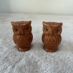 Vintage 1970's Ceramic Salt & Pepper Shakers Owl Set Figurine With Plugs